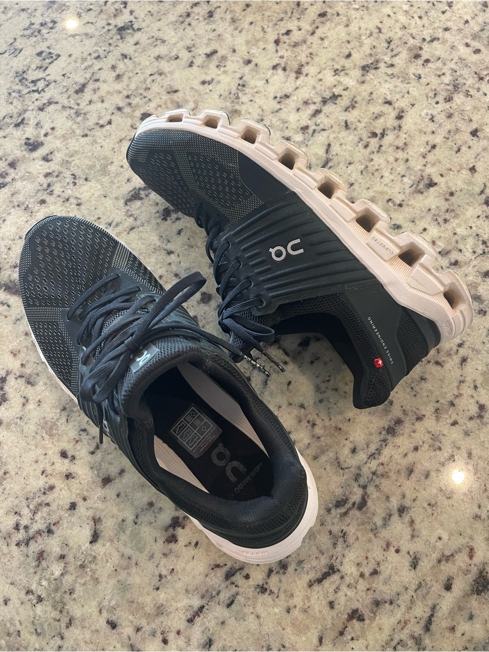 On Cloudswift Black Women’s Running Shoes (10.5)